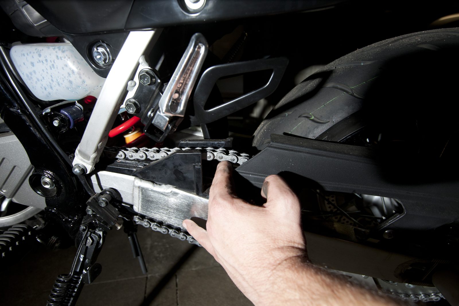 How To Adjust a Dirt Bike Chain - Australasian Dirt Bike Magazine