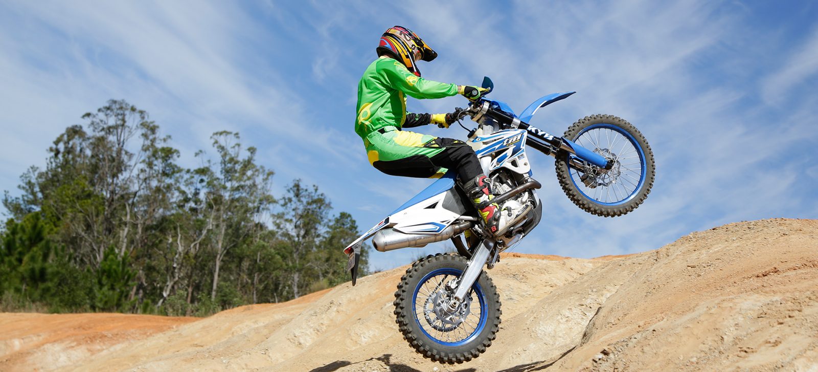 Wheel tap uphill How to (Pro) Australasian Dirt Bike Magazine