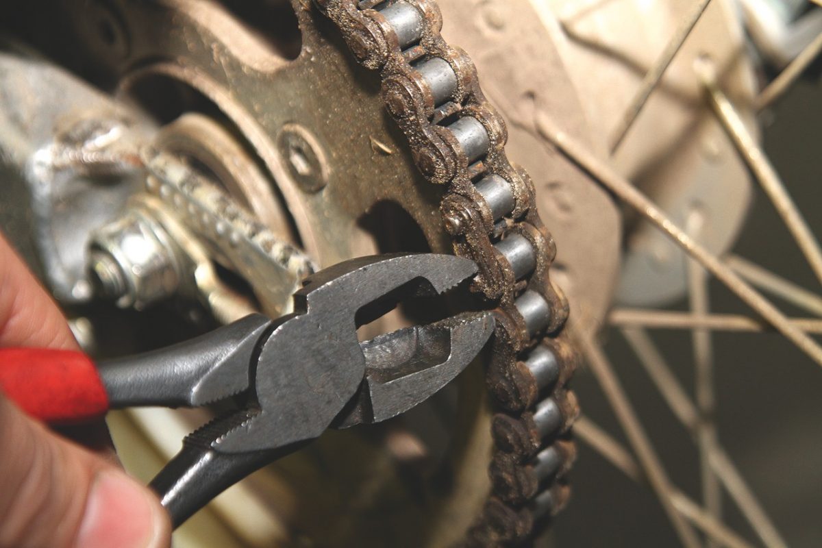 Fitting a new chain The Fast Way Australasian Dirt Bike Magazine
