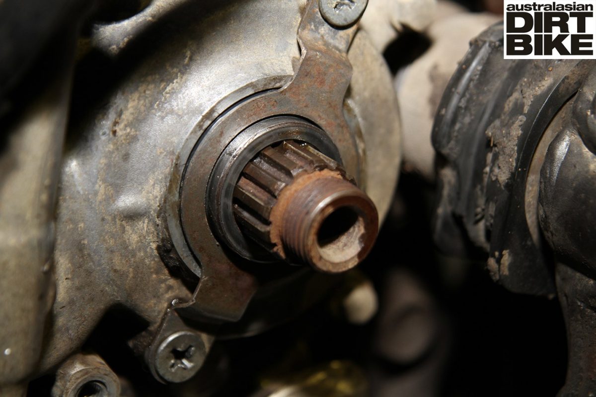 Changing a countershaft seal How to (basic) Australasian Dirt Bike