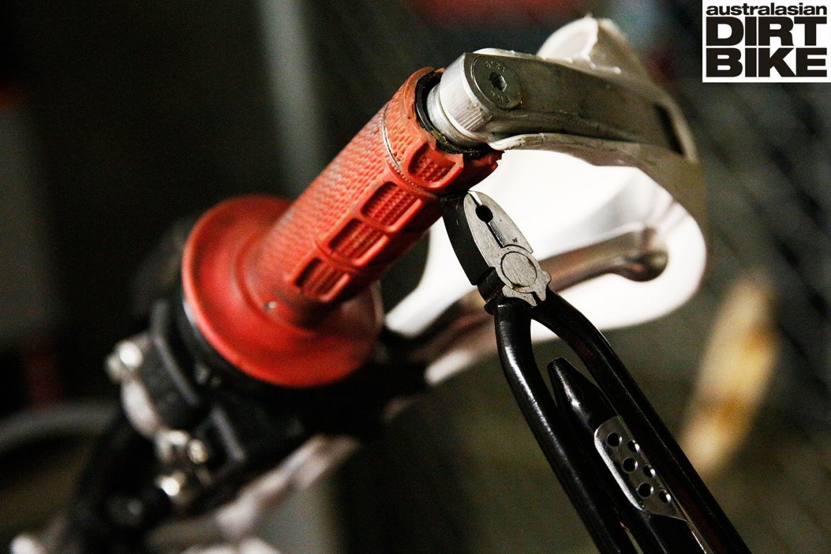 Fitting grips How to (basic) Australasian Dirt Bike Magazine