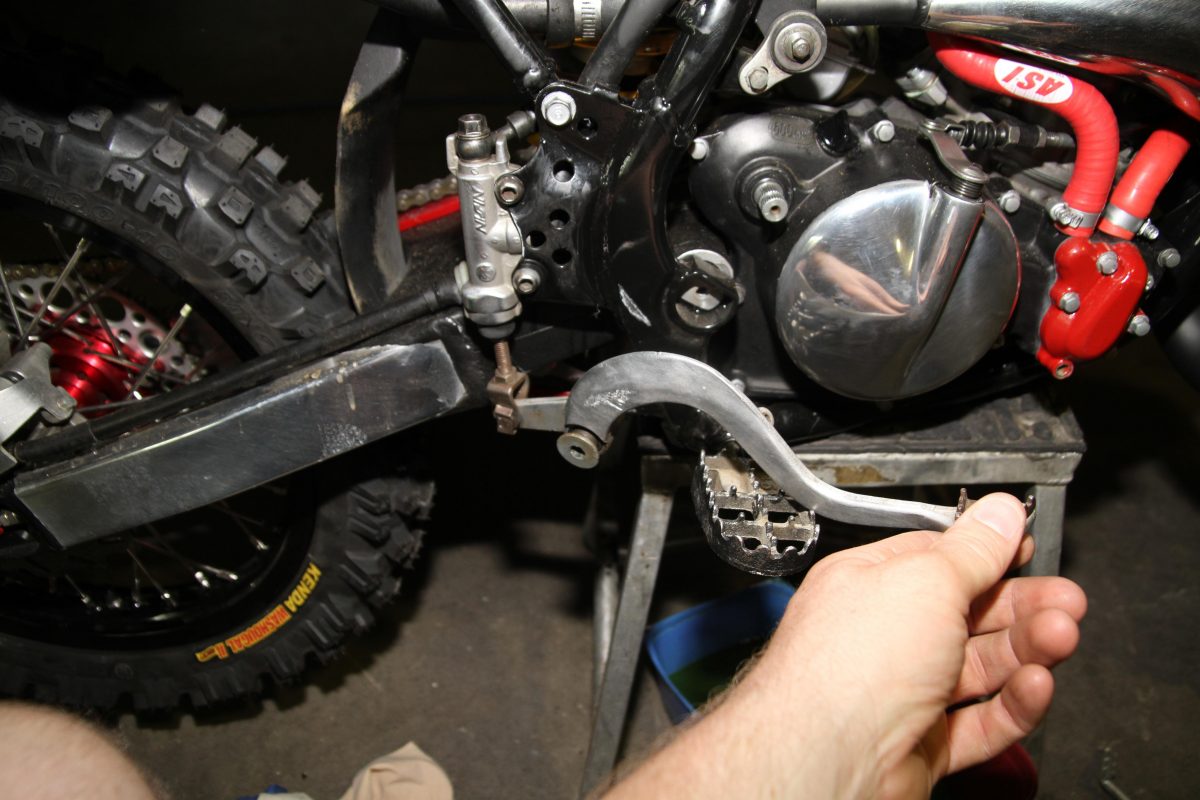 Replace a twostroke crank seal Australasian Dirt Bike Magazine