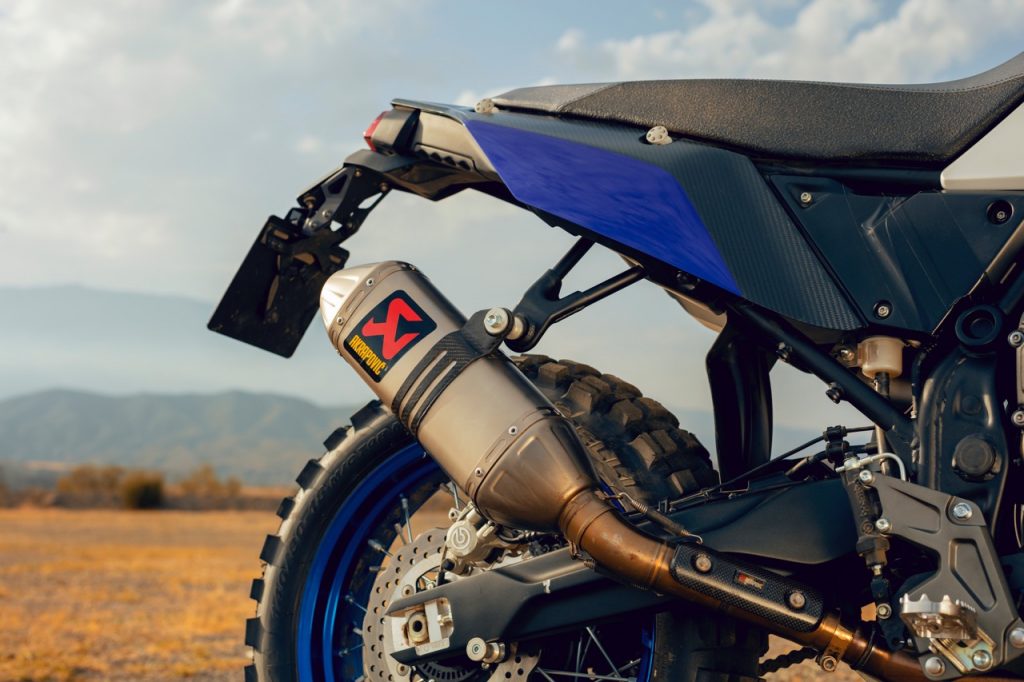 ducati desert sled vs yamaha tenere 700