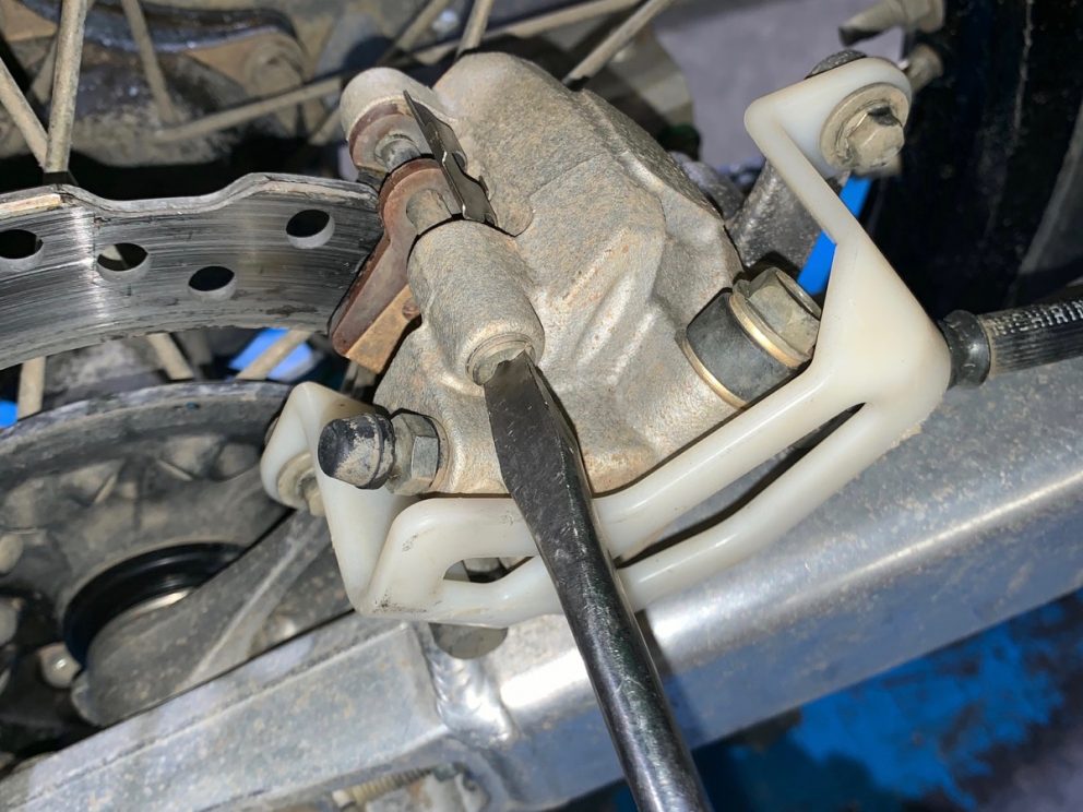 How To Change Dirt Bike Brake Pads Australasian Dirt Bike Magazine