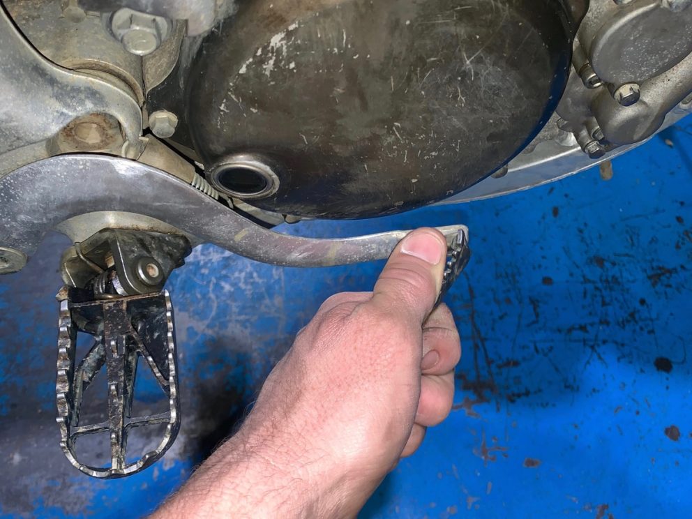 How To Change Dirt Bike Brake Pads Australasian Dirt Bike Magazine