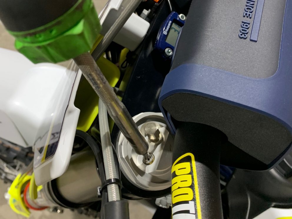 How To Set Air Fork Pressure Australasian Dirt Bike Magazine