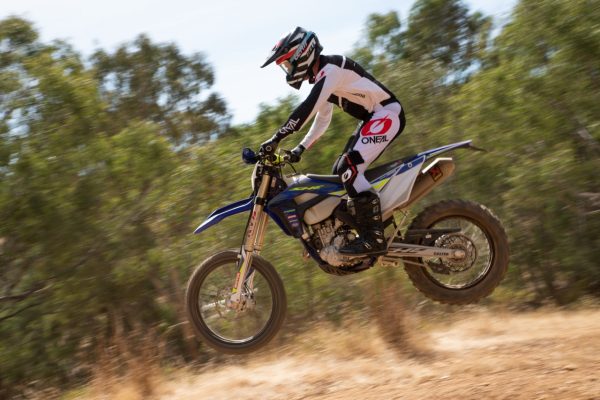 THE WEEKLY FEED: LONG HAUL BETA 300RR•FIRST RIDE SHERCO 300FST• GARY SEMICS  BITD - Dirt Bike Magazine