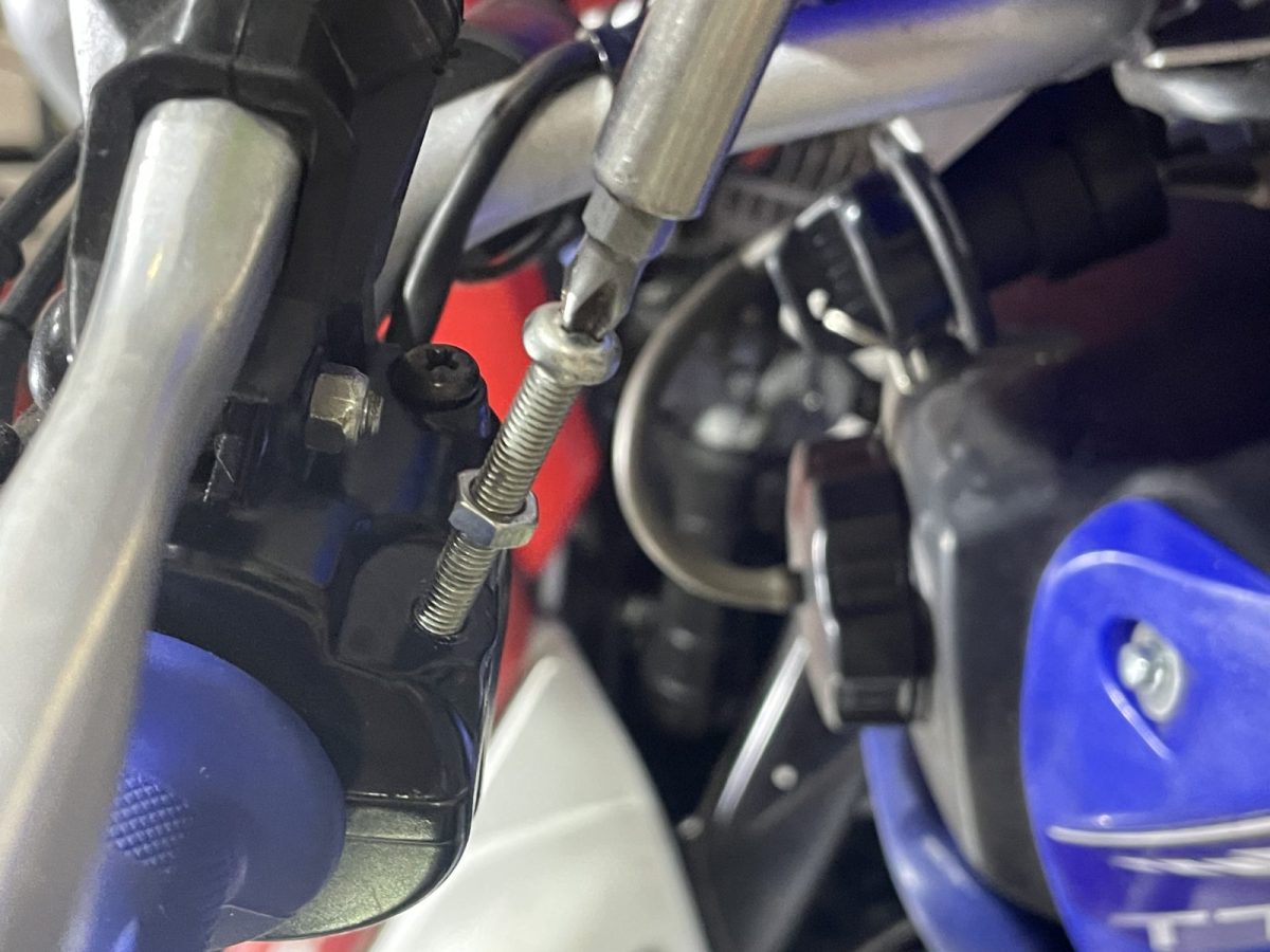 HOW TO TECH ADJUSTING A YAMAHA PW50 THROTTLE SCREW Australasian