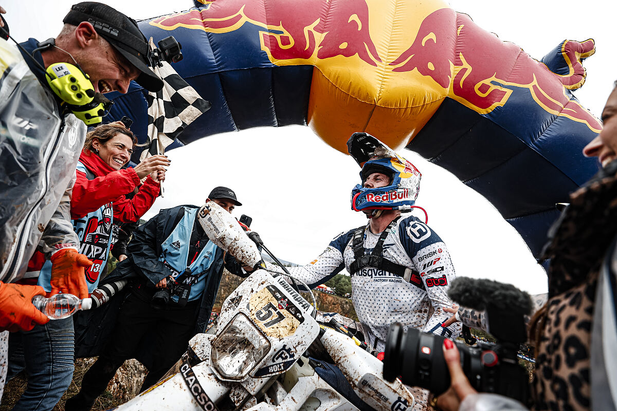 BILLY BOLT WINS HIXPANIA - Australasian Dirt Bike Magazine